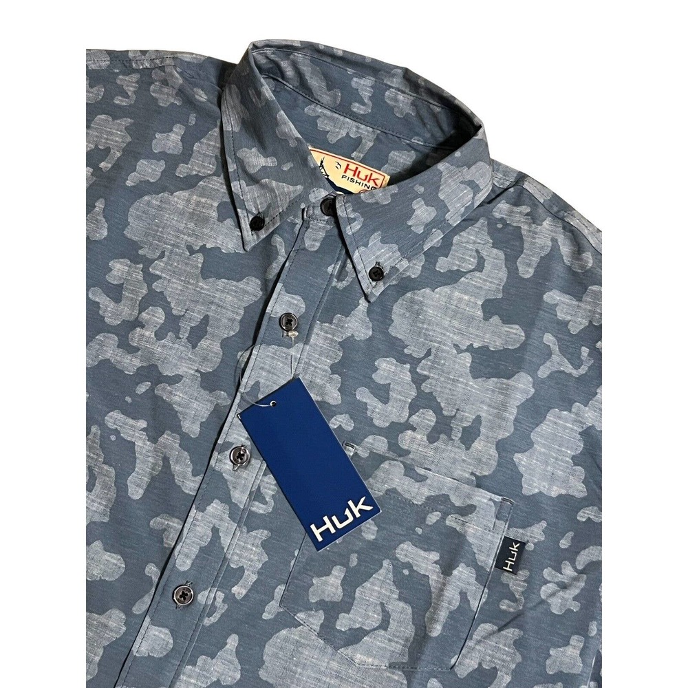 HUK Kona Running Lakes Blue Button Down Men’s Size Small NWT‎